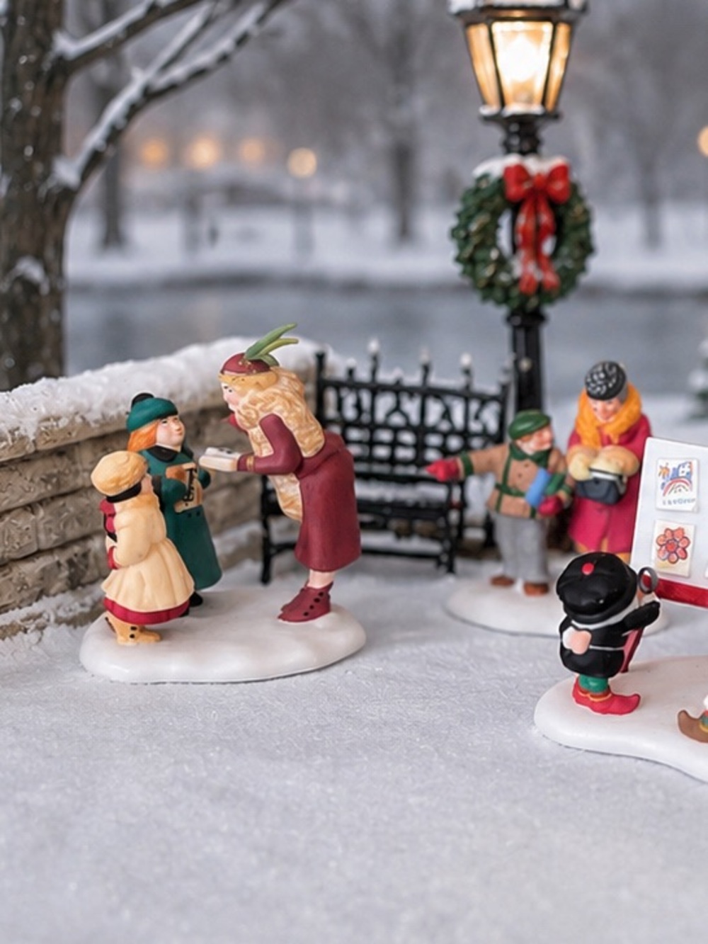 📸 Department 56 “Big Smile For The Camera” Figurine